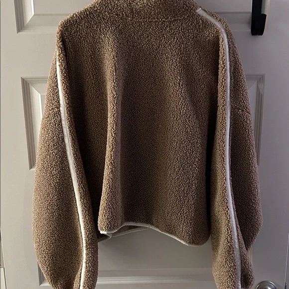 Cozy Brown Sherpa Pullover OLD NAVY BRAND NEW - Picture 3 of 3